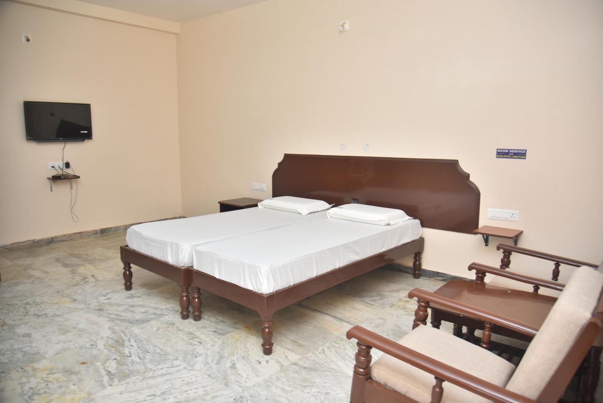 Arihanth Deluxe Lodge Simoga Kültér fotó
